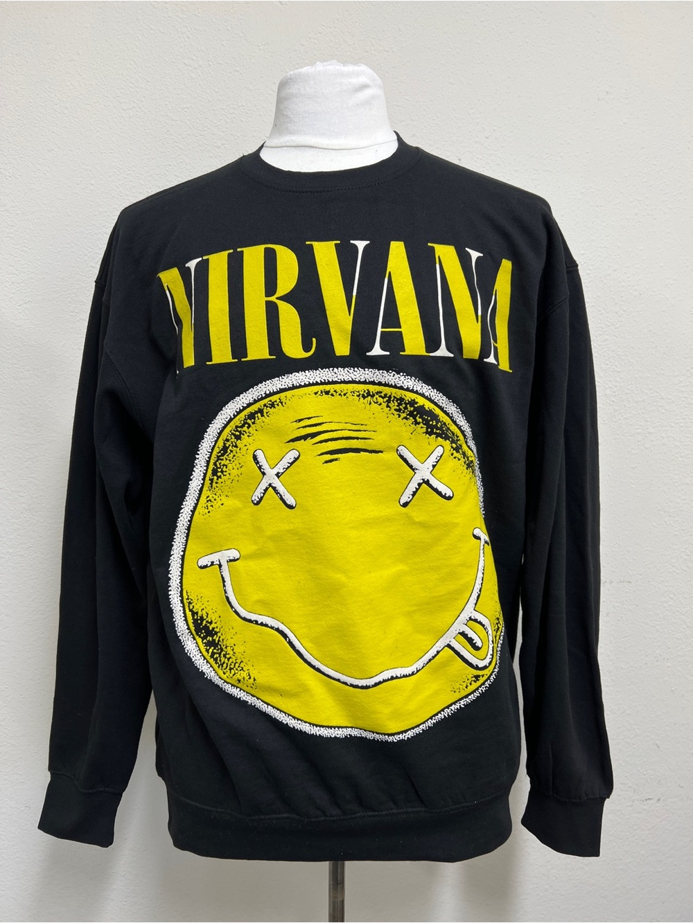 Nirvana Smiley Face Black Crewneck Sweatshirt Large Grunge Band